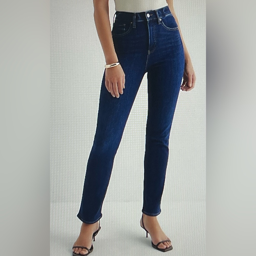 EXPRESS New Super High Waisted Dark Wash ‘90s Slim Jeans. 2S. Made in Pakistan
